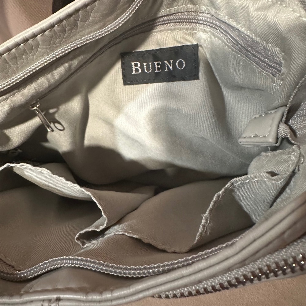 BUENO Light Gray Faux Leather Crossbody Bag Womens Zip Pockets Adjustable Strap - Picture 6 of 6